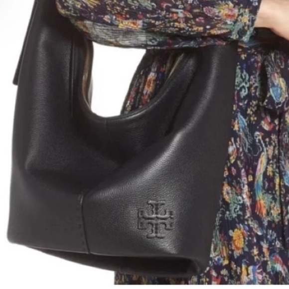 Tory Burch Handbags - Tory Burch McGraw Pebbled Leather Bucket Bag